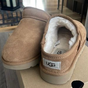 UGG chestnut classic slipper